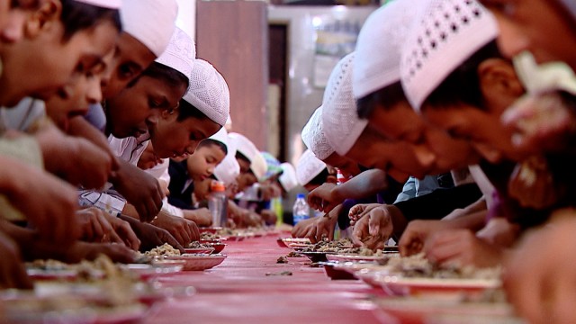 বসুন্ধরা এমডির জন্মদিনে এতিম শিশুদের উৎসব