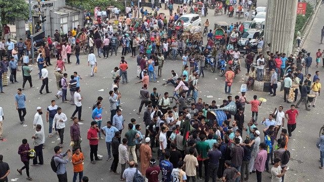 বুধবার রাজধানীসহ সারাদেশে সকাল-সন্ধ্যা বাংলা ব্লকেড কর্মসূচি পালন করবেন কোটাবিরোধীরা।