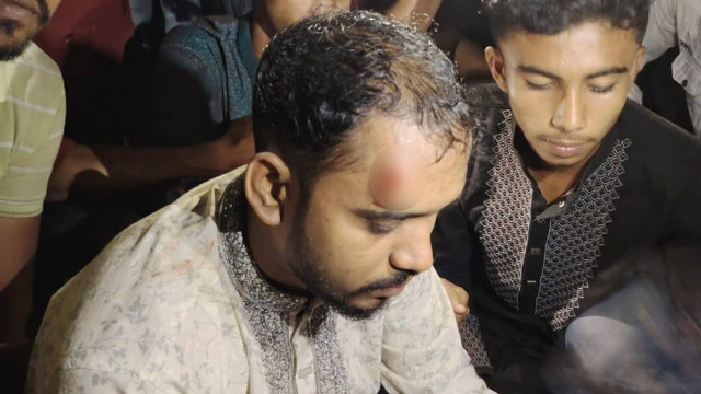নোয়াখালীর হাতিয়ায় এনসিপির সিনিয়র যুগ্ম মুখ্য সমন্বয়ক আব্দুল হান্নান মাসউদের পথসভায় বাধা দেওয়ার অভিযোগ।